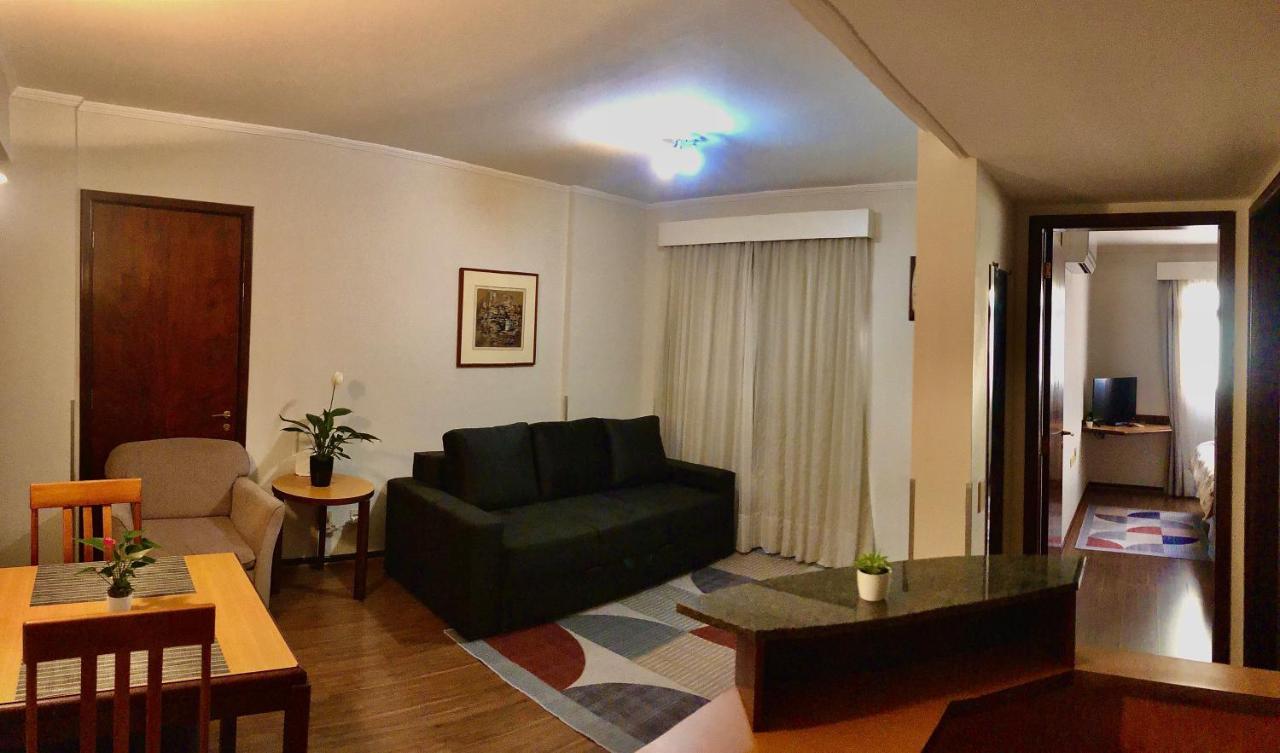 Completo No Batel Apartment